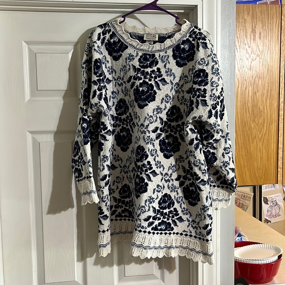 Steilmann Cream and Navy Floral Crew Neck Sweater- size 2X- beautiful sweater